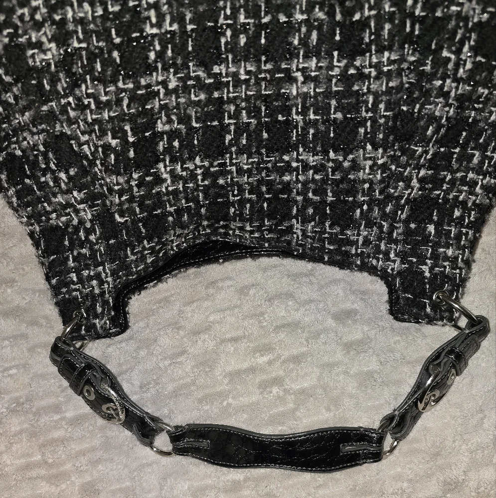 Dana Buchman Hobo. Black And White Tweed With Patent Leather Strap & Bottom EUC
